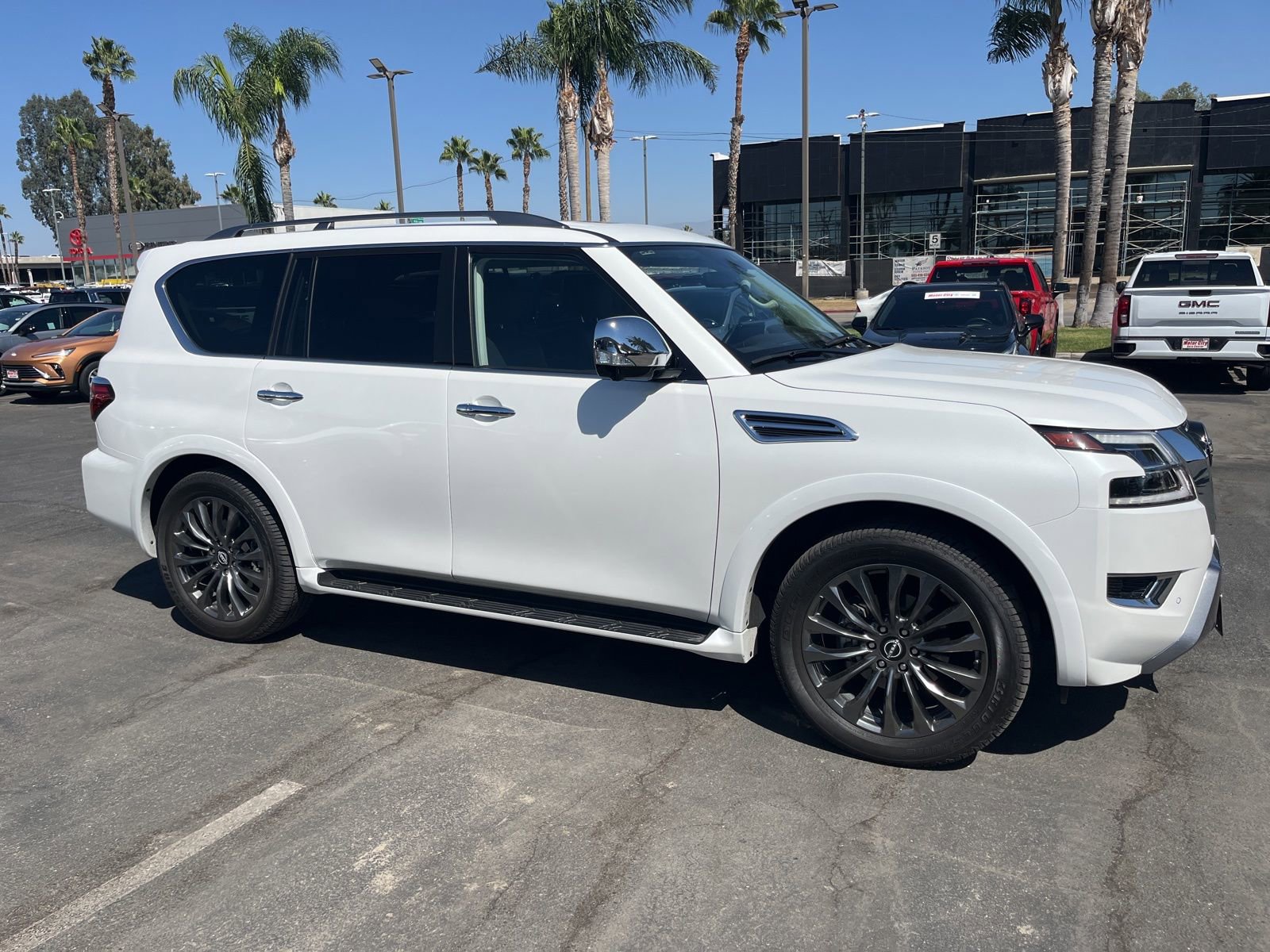 2023 Nissan Armada Platinum photo 3