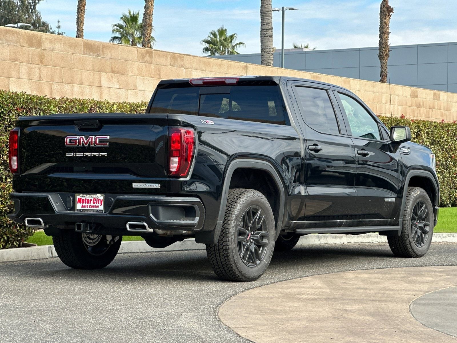 2026 GMC Sierra 1500 Elevation photo 2