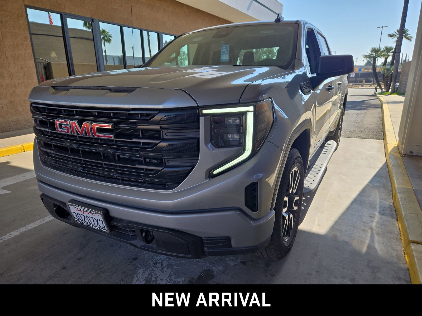 2024 GMC Sierra 1500 Pro photo 2