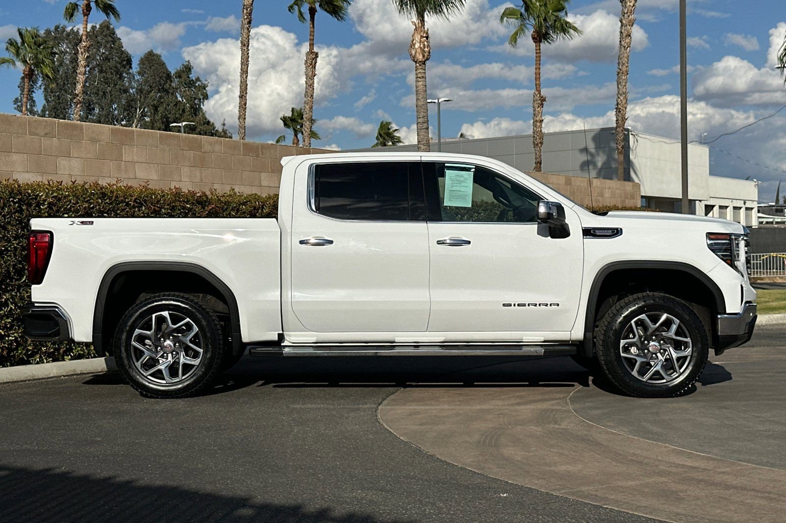 2024 Gmc Sierra 1500 SLT photo 3