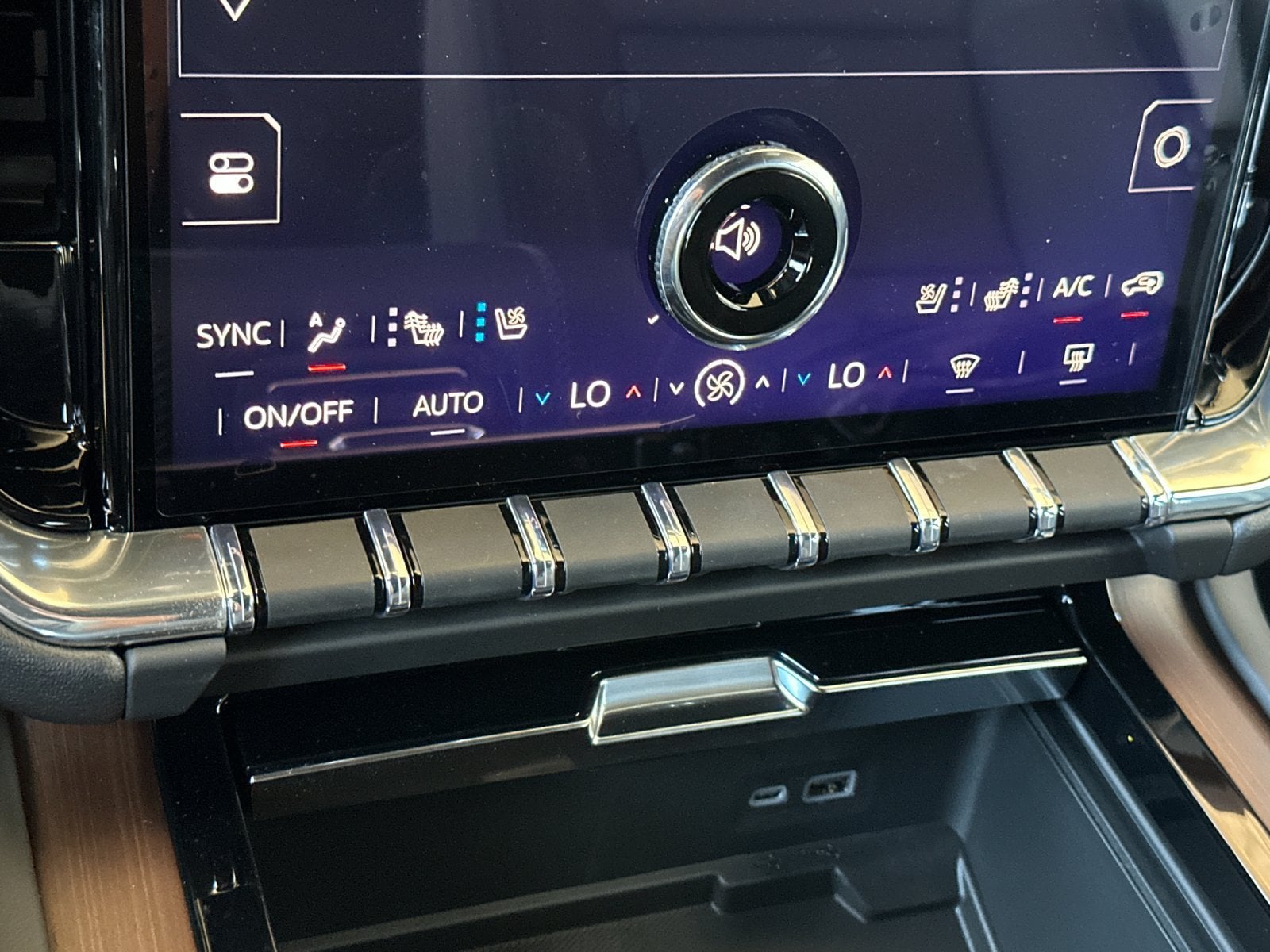 2027 GMC Yukon XL Denali - Photo 20