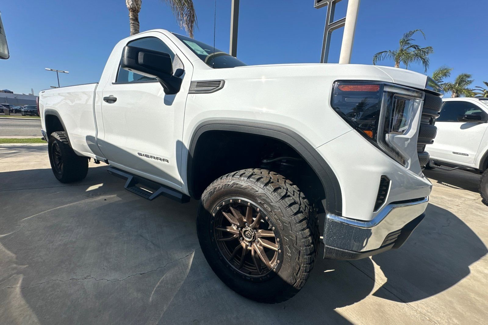 2025 GMC Sierra 1500 Pro photo 2