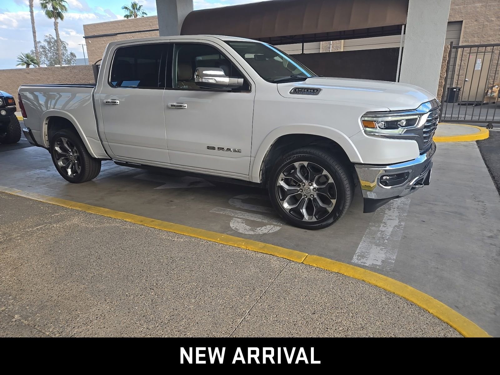 2022 Ram 1500 Longhorn photo 4