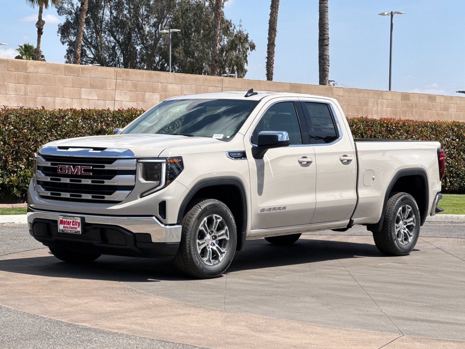 2026 GMC Sierra 1500 SLE - Photo 7