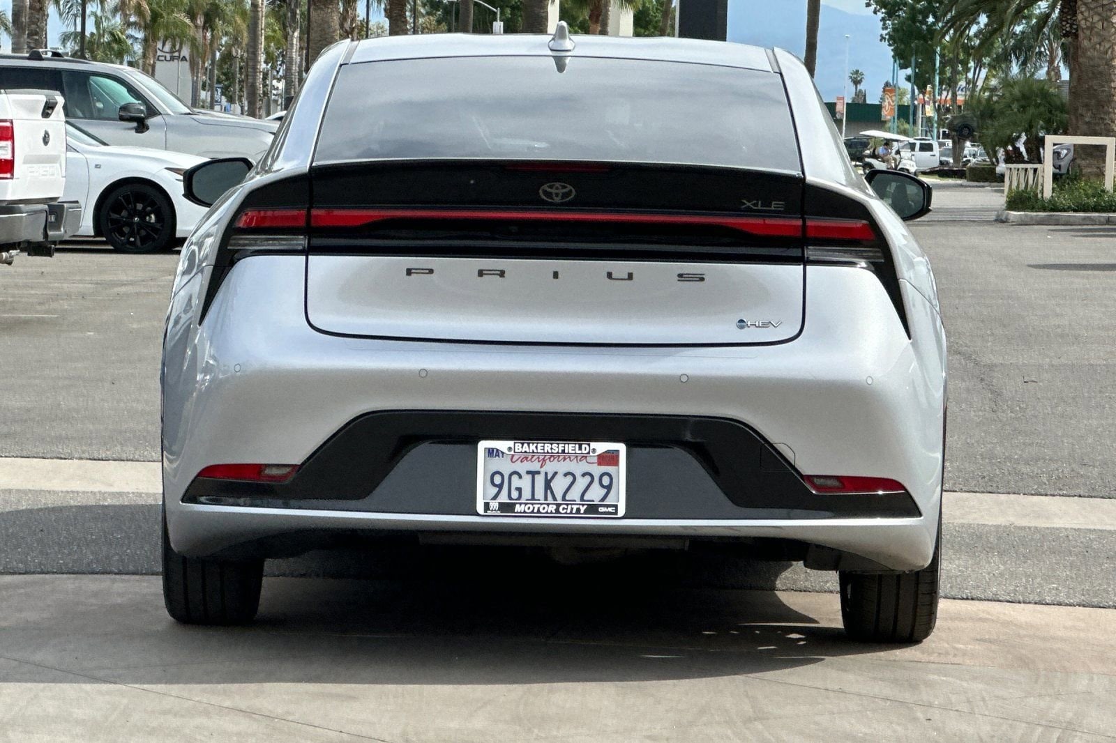 2023 Toyota Prius LE photo 4