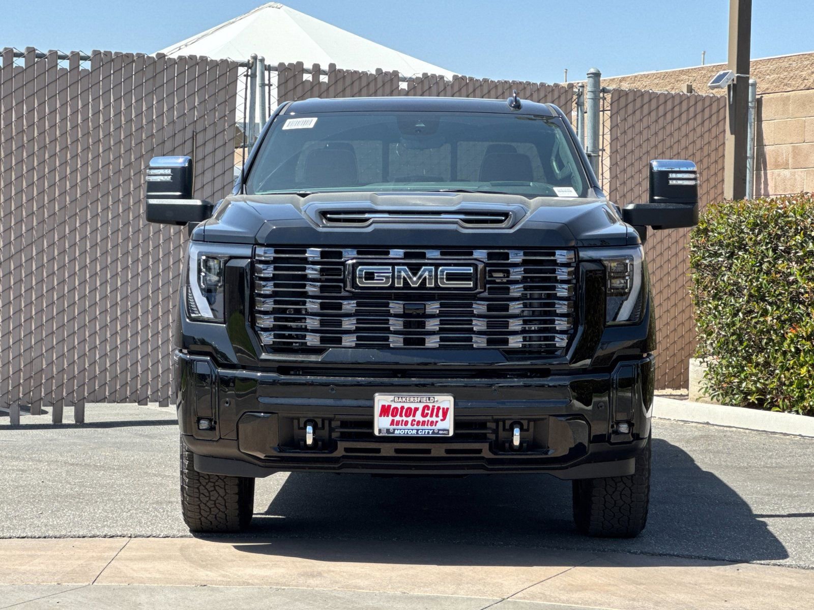 2026 GMC Sierra 2500 HD Denali Ultimate photo 3