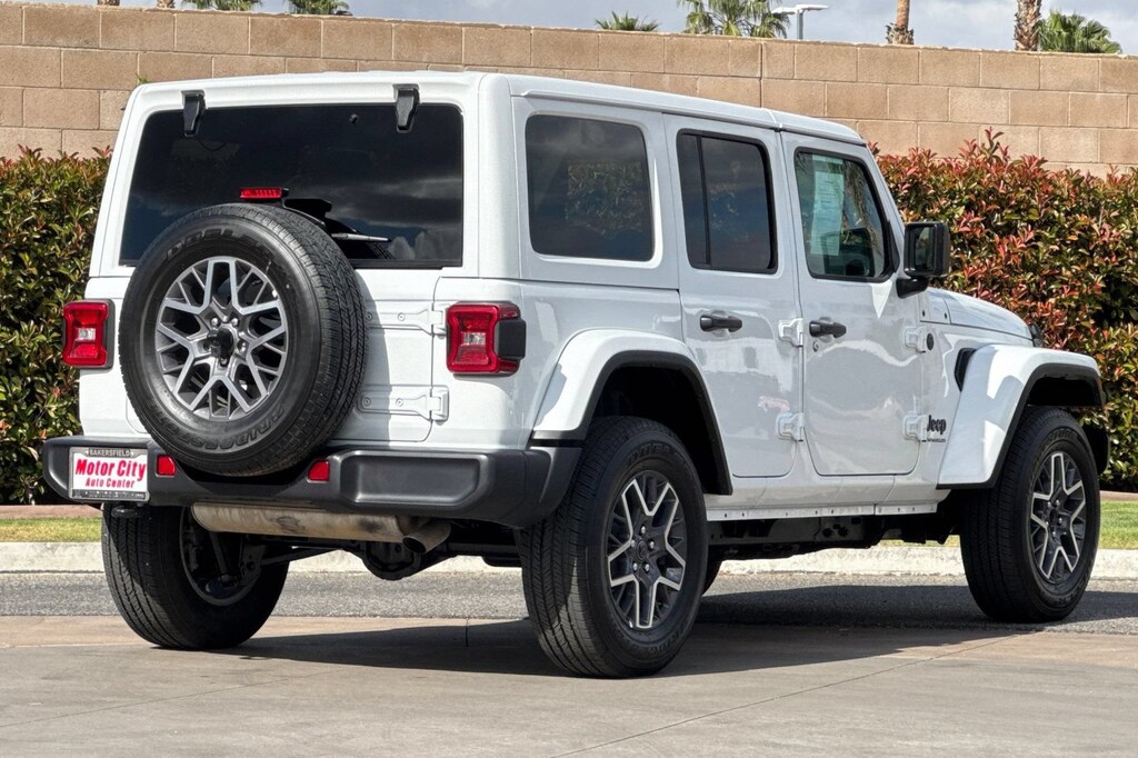 Used 2025 Jeep Wrangler 4-Door Sahara 4x4 SUV