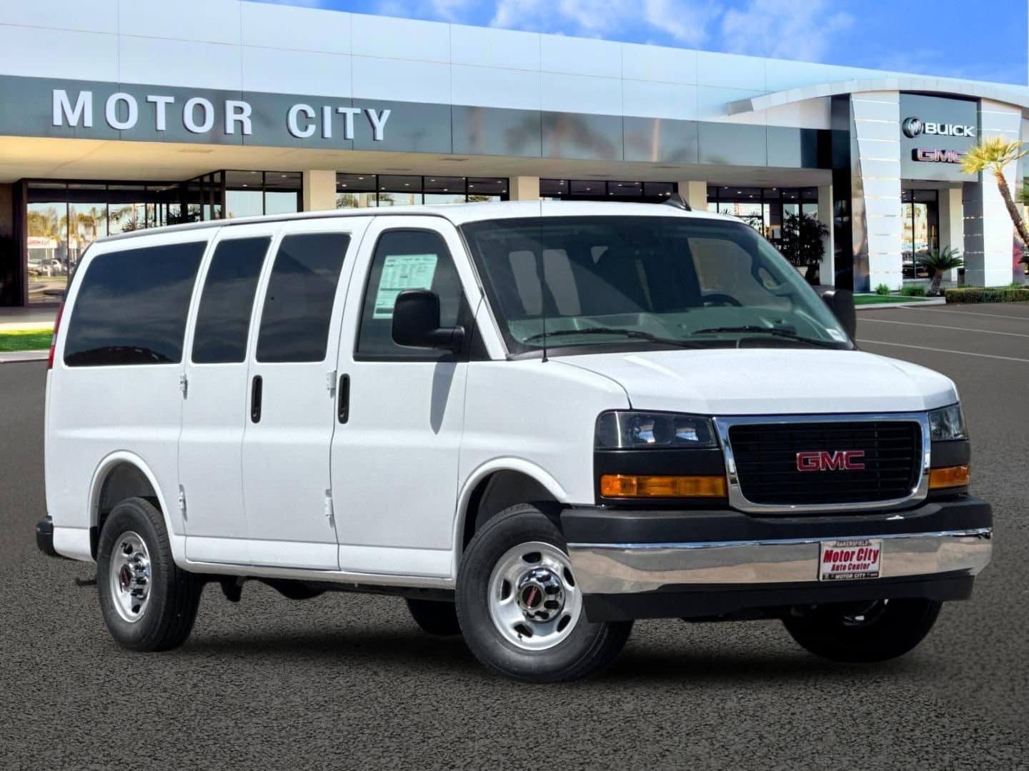 2026 GMC Savana 3500 LT's photo
