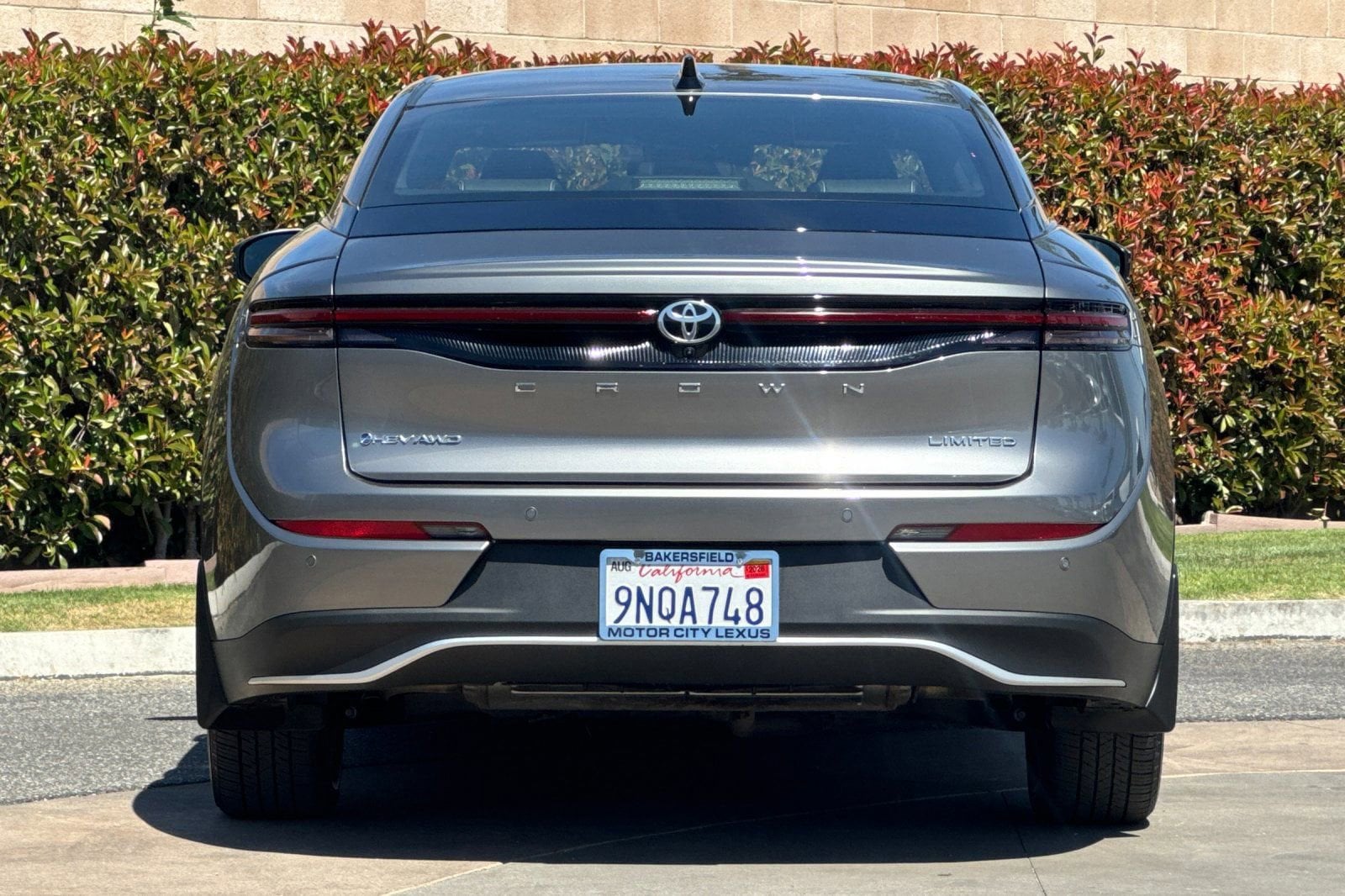 2025 Toyota Crown XLE photo 4