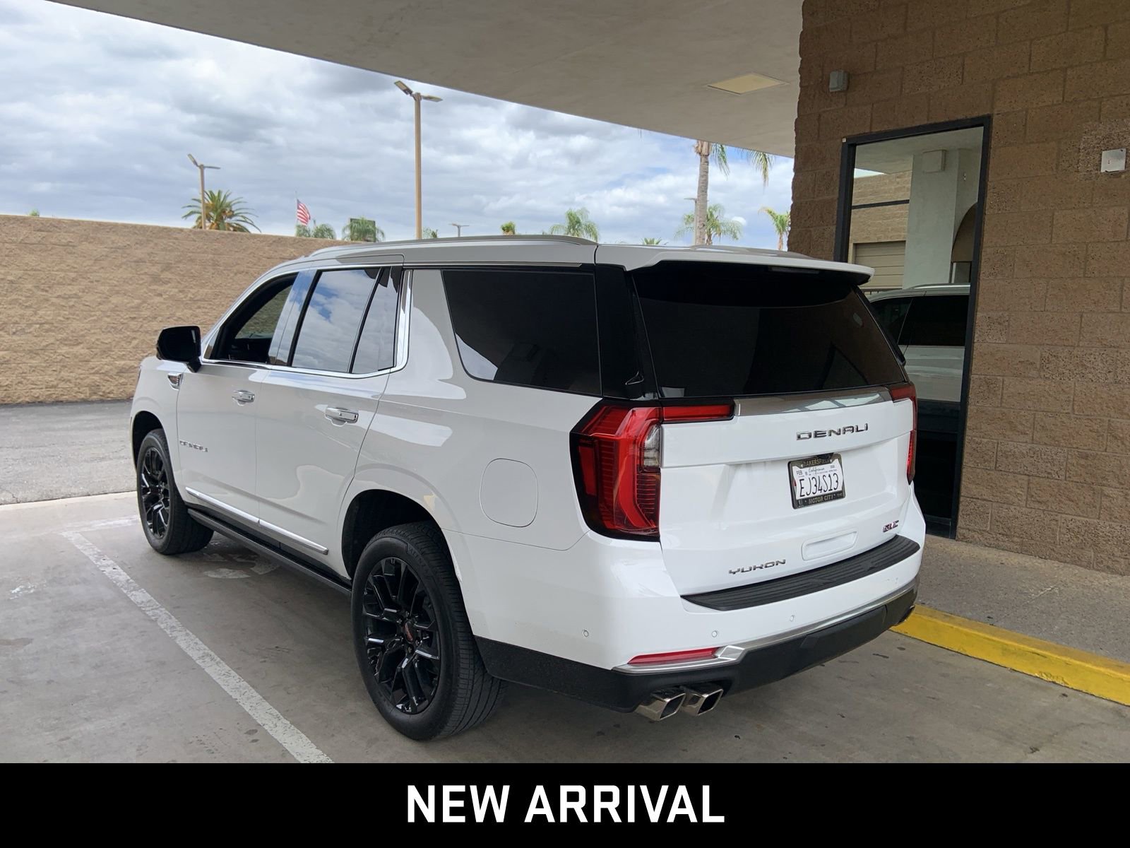 2026 GMC Yukon Denali photo 4