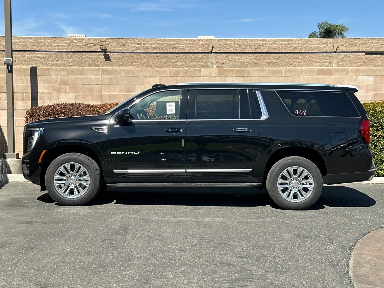 2027 GMC Yukon XL Denali - Photo 6