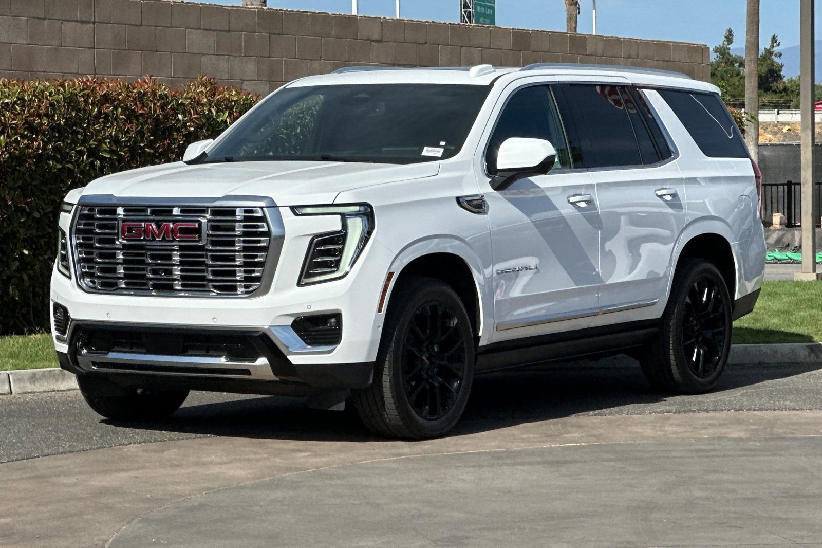 2026 GMC Yukon Denali - Photo 8
