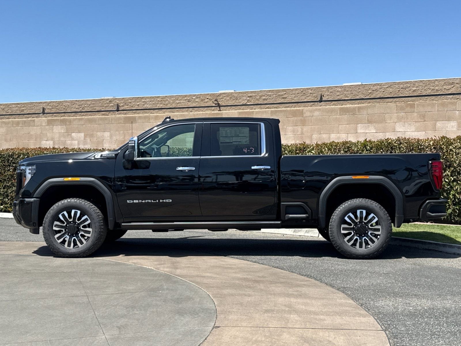 2026 GMC Sierra 2500 HD Denali Ultimate photo 5
