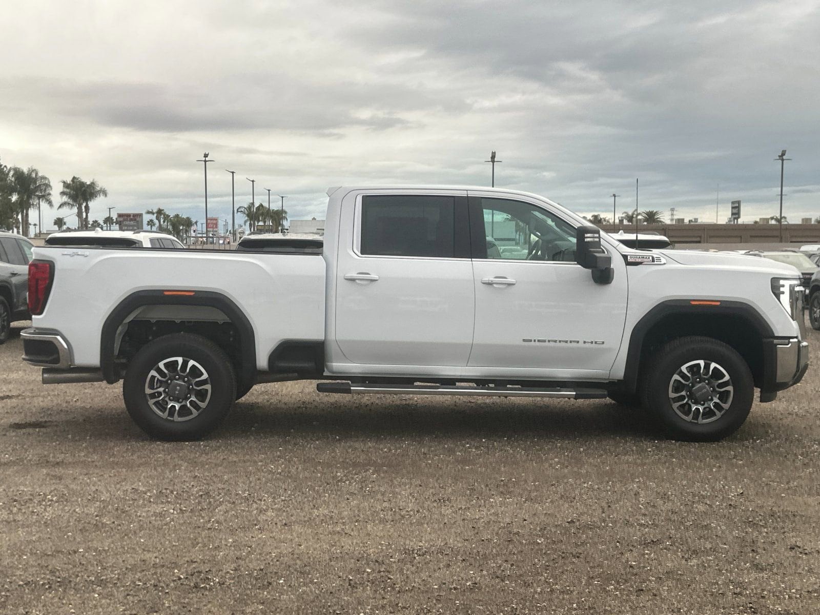 2025 GMC Sierra 2500 HD SLE photo 2
