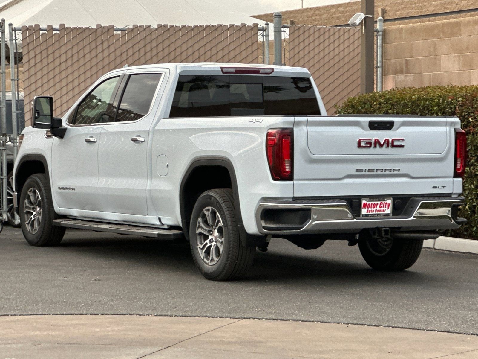 2026 GMC Sierra 1500 SLT photo 4