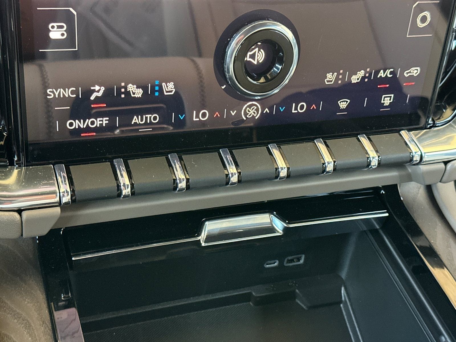 2026 GMC Yukon XL Denali - Photo 21