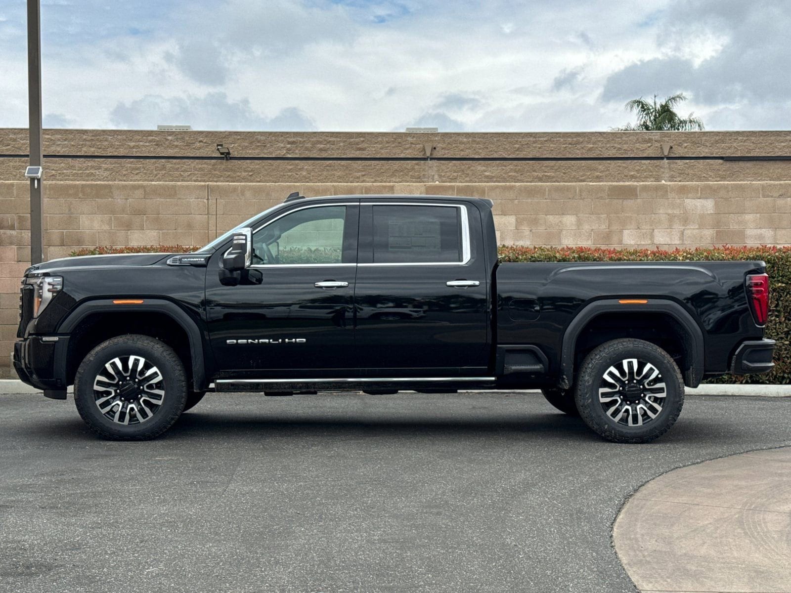 2026 GMC Sierra 2500HD Denali Ultimate - Photo 6