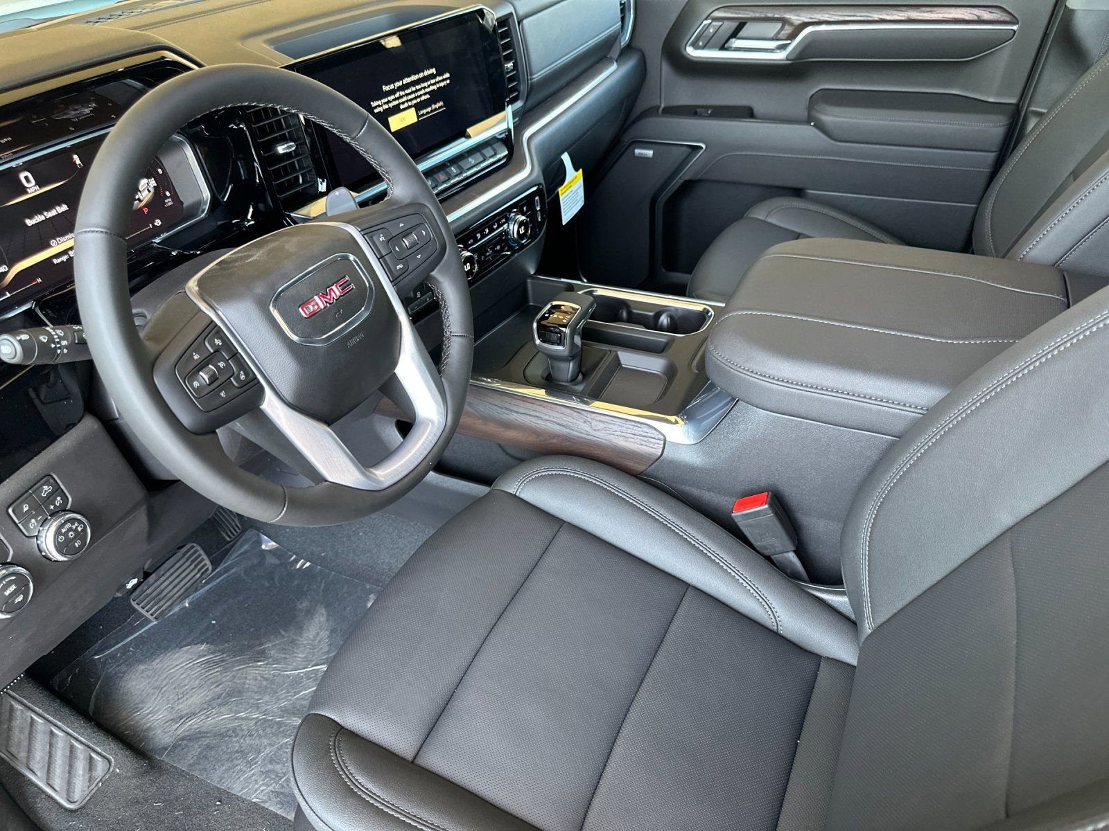 2026 GMC Sierra 1500 SLT - Photo 9