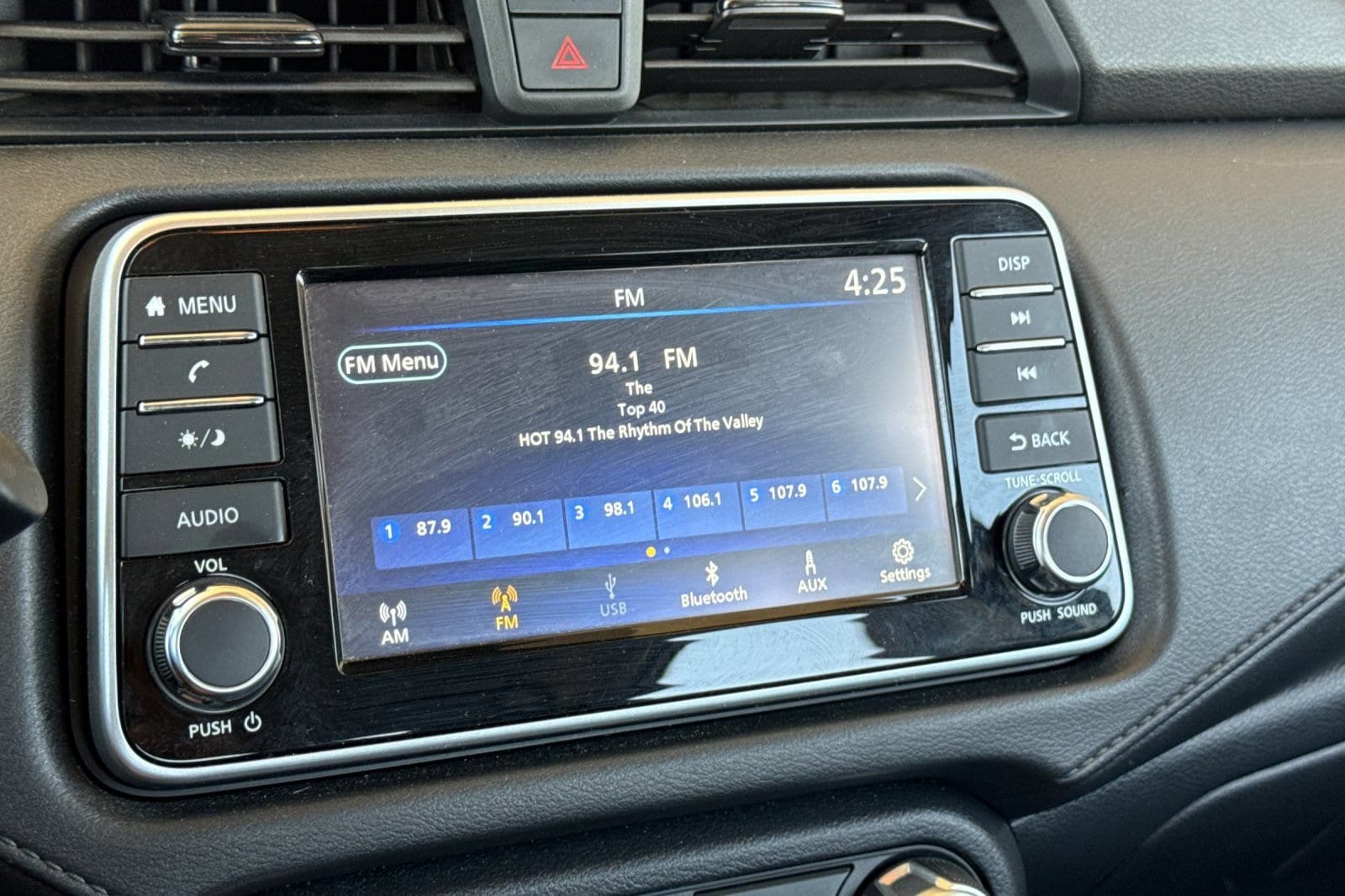 2025 Nissan Versa Sedan S - Photo 17