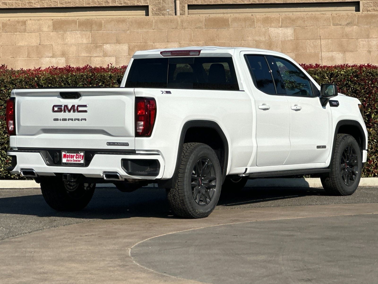 2026 GMC Sierra 1500 Elevation photo 2