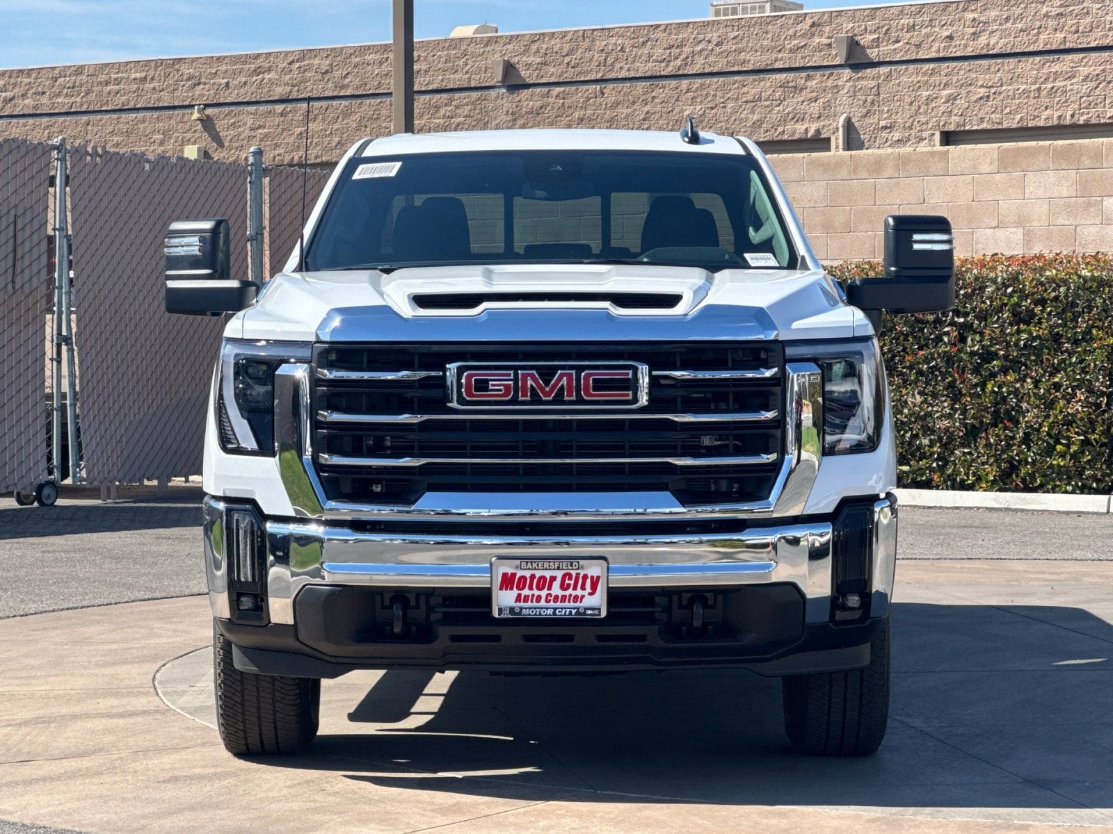 2026 GMC Sierra 2500 HD SLE photo 3