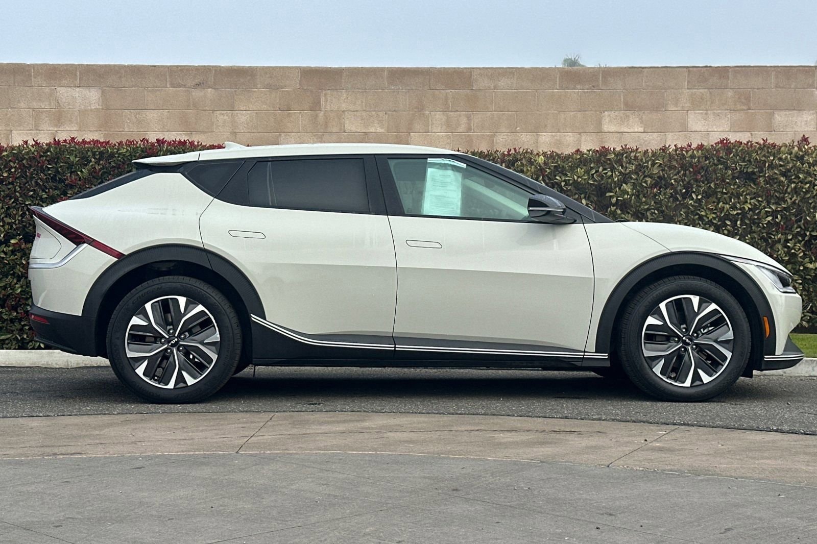 2024 Kia EV6 Light Long Range photo 2