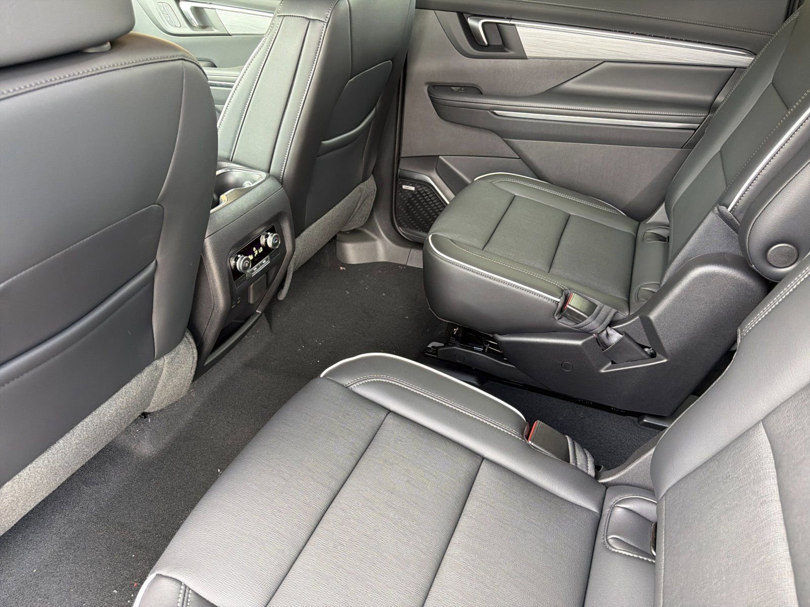 2026 Buick Enclave Preferred - Photo 11