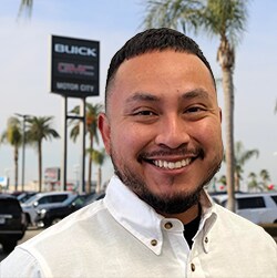 Staff member STEVE ROMAN from e573b0c9c054