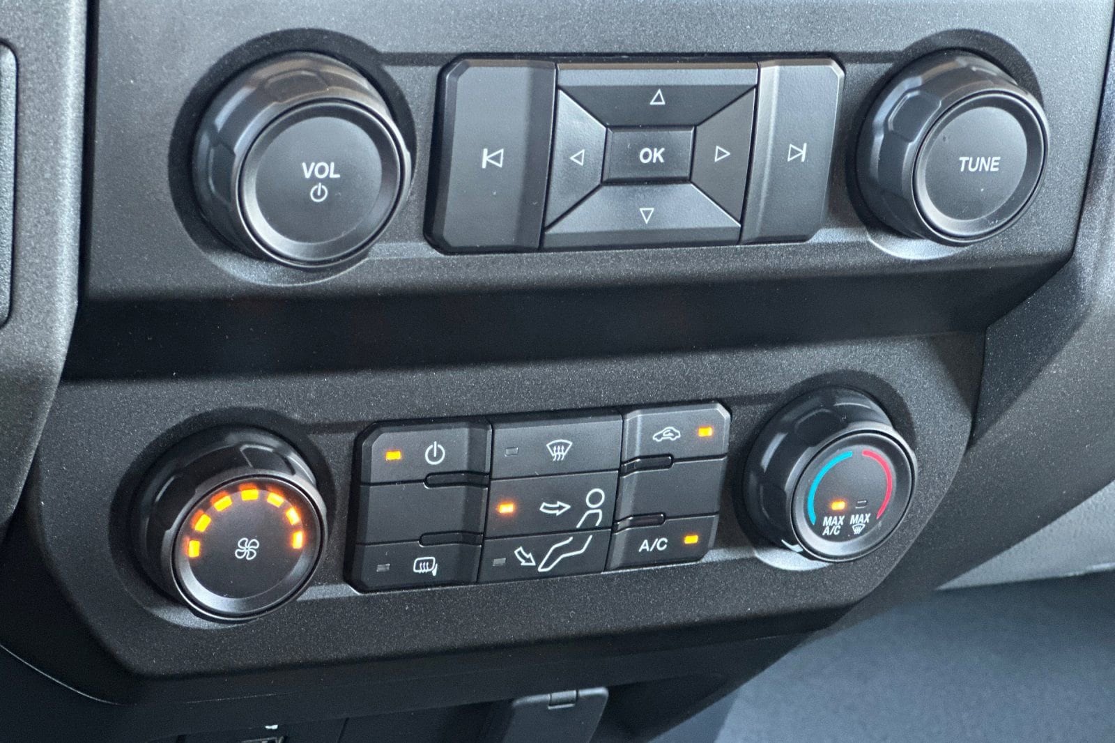 2022 Ford F-350 Super Duty Chassis Cab XL - Photo 18