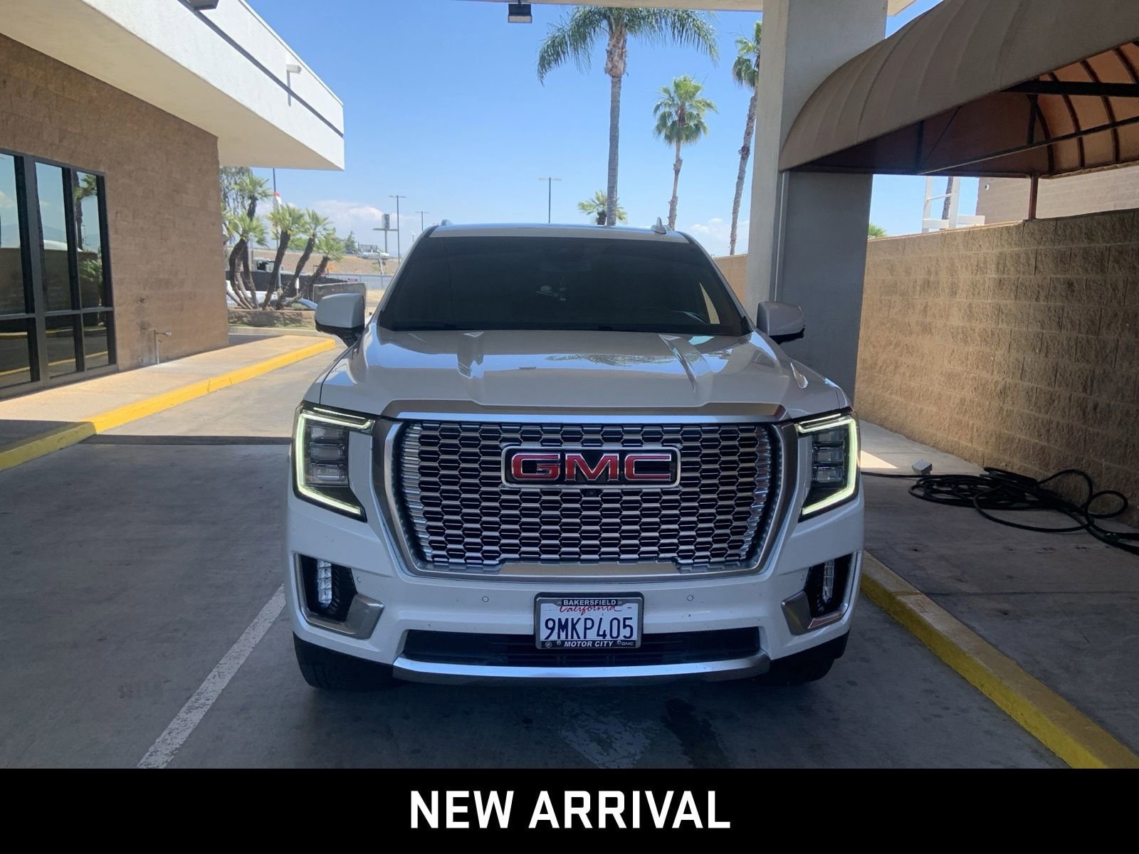 2024 GMC Yukon Denali photo 2