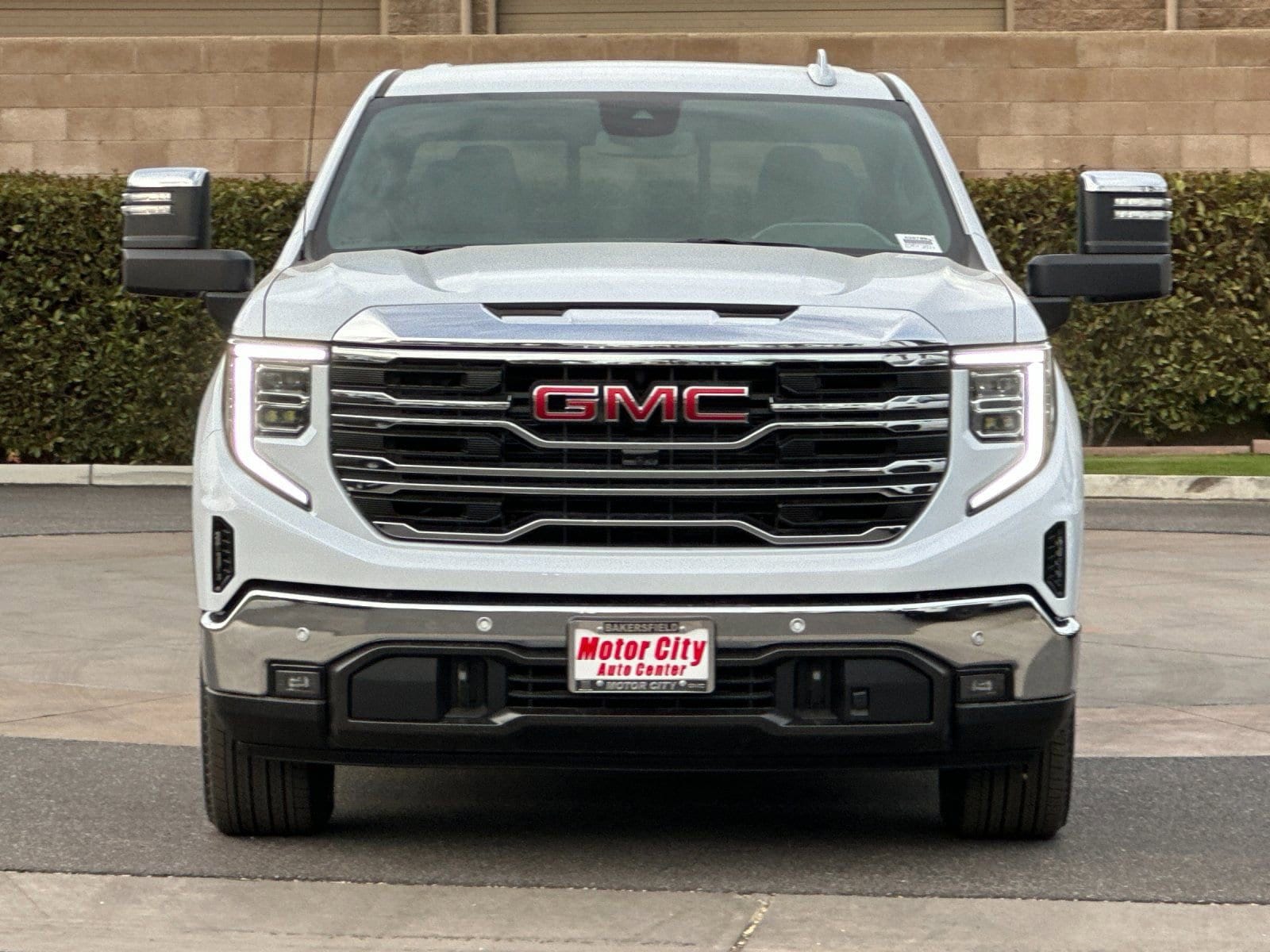 2026 GMC Sierra 1500 SLT photo 3