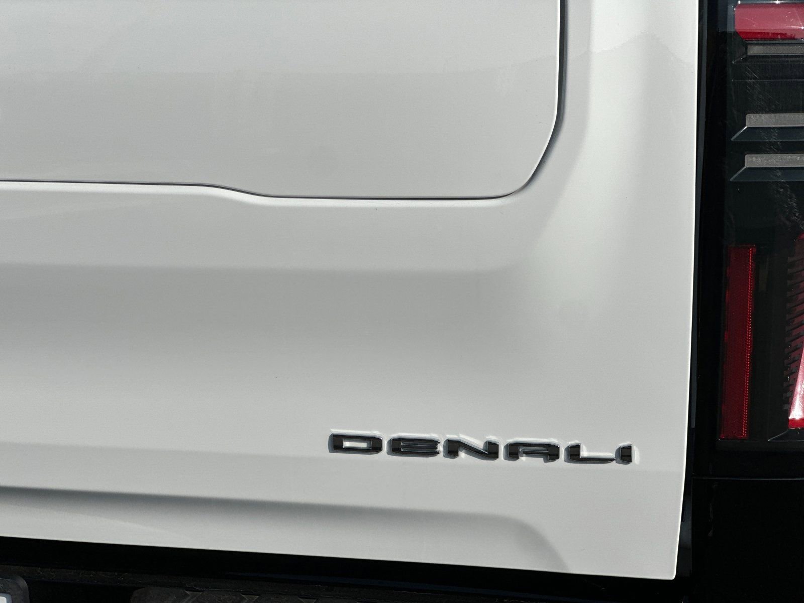 2025 GMC Sierra EV Denali - Photo 24