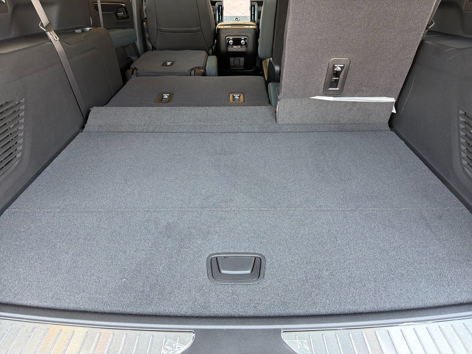 2026 GMC Yukon XL AT4 - Photo 16