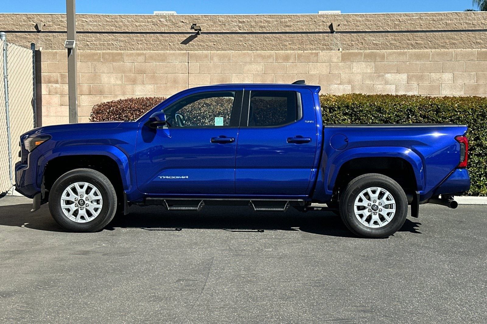 2024 Toyota Tacoma SR5 - Photo 7