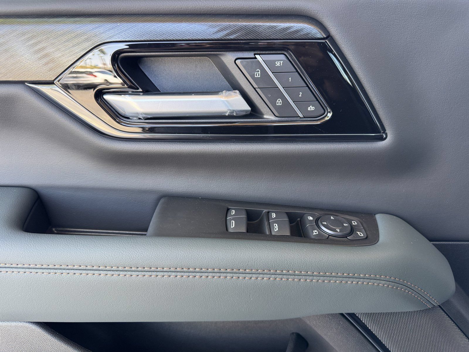 2026 GMC Yukon XL AT4 - Photo 11