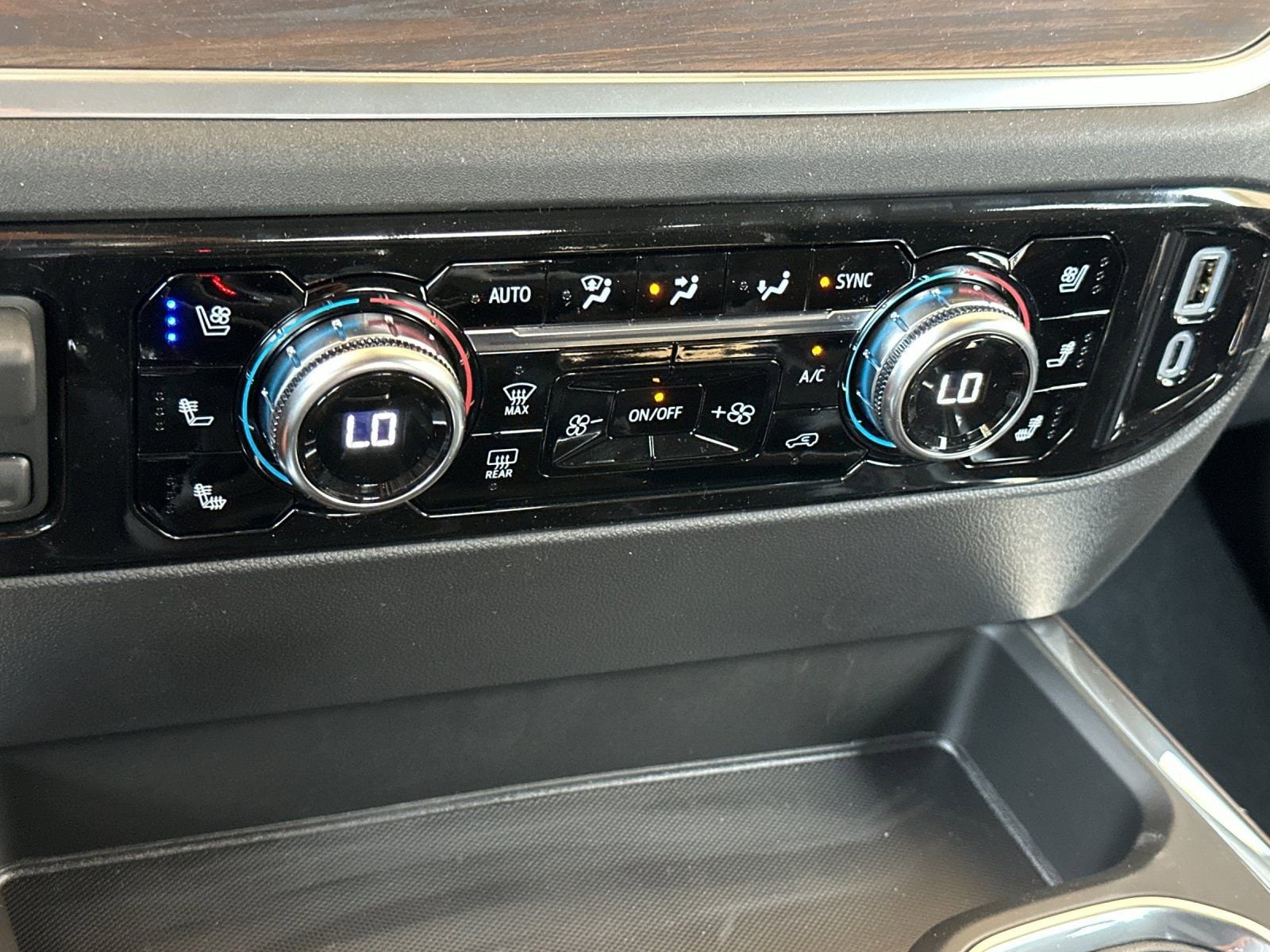 2026 GMC Sierra 1500 SLT - Photo 19