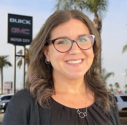 Staff member JENNIFER DIAS from d3c8a9424646