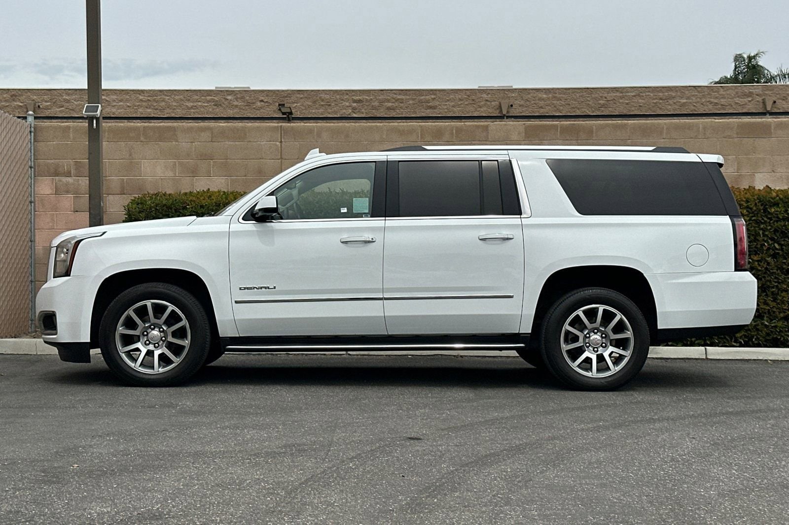 2020 GMC Yukon XL Denali photo 6