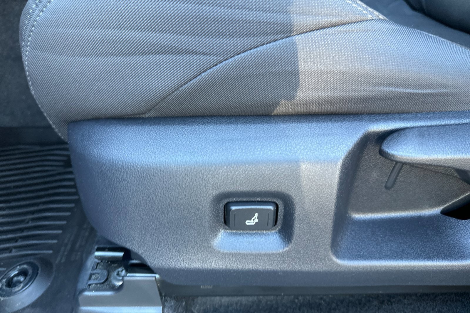 2024 Toyota Tacoma SR5 - Photo 12