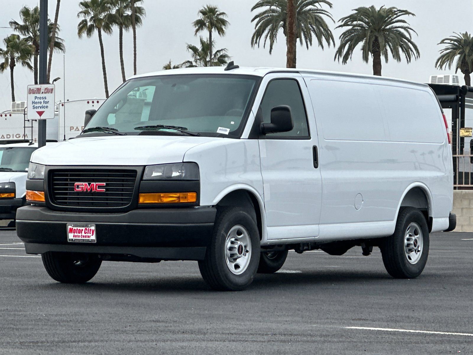 2025 GMC Savana Cargo Work Van photo 6