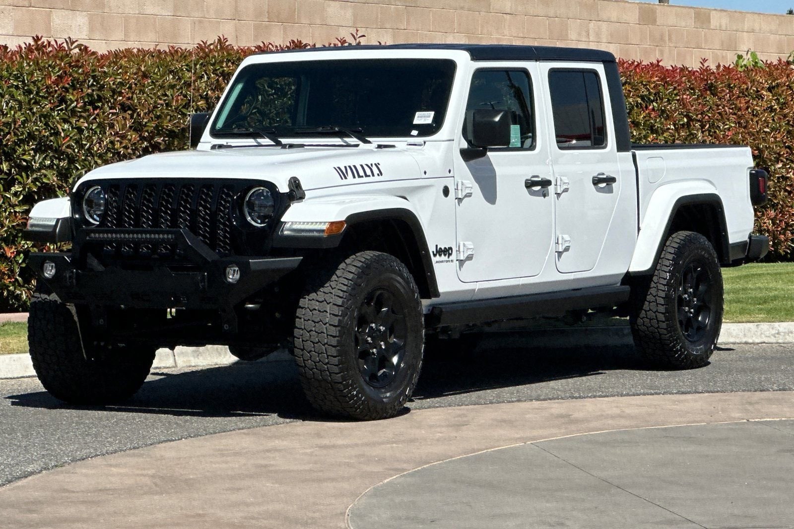 2023 Jeep Gladiator Willys photo 3