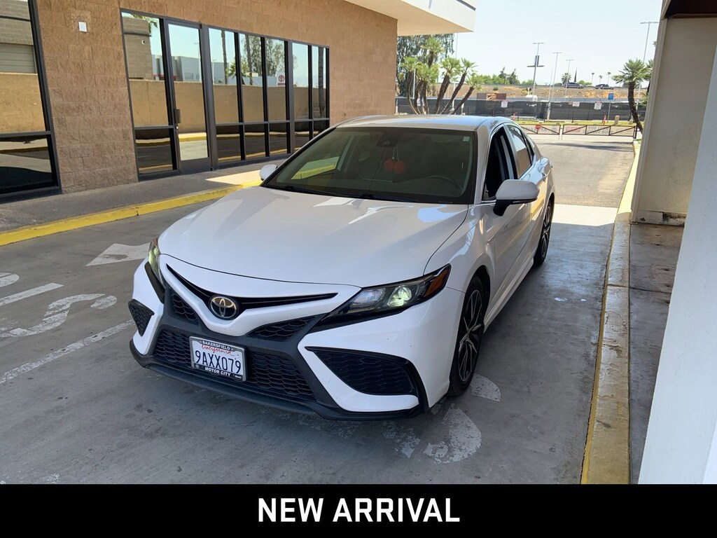 Used 2022 Toyota Camry SE Sedan