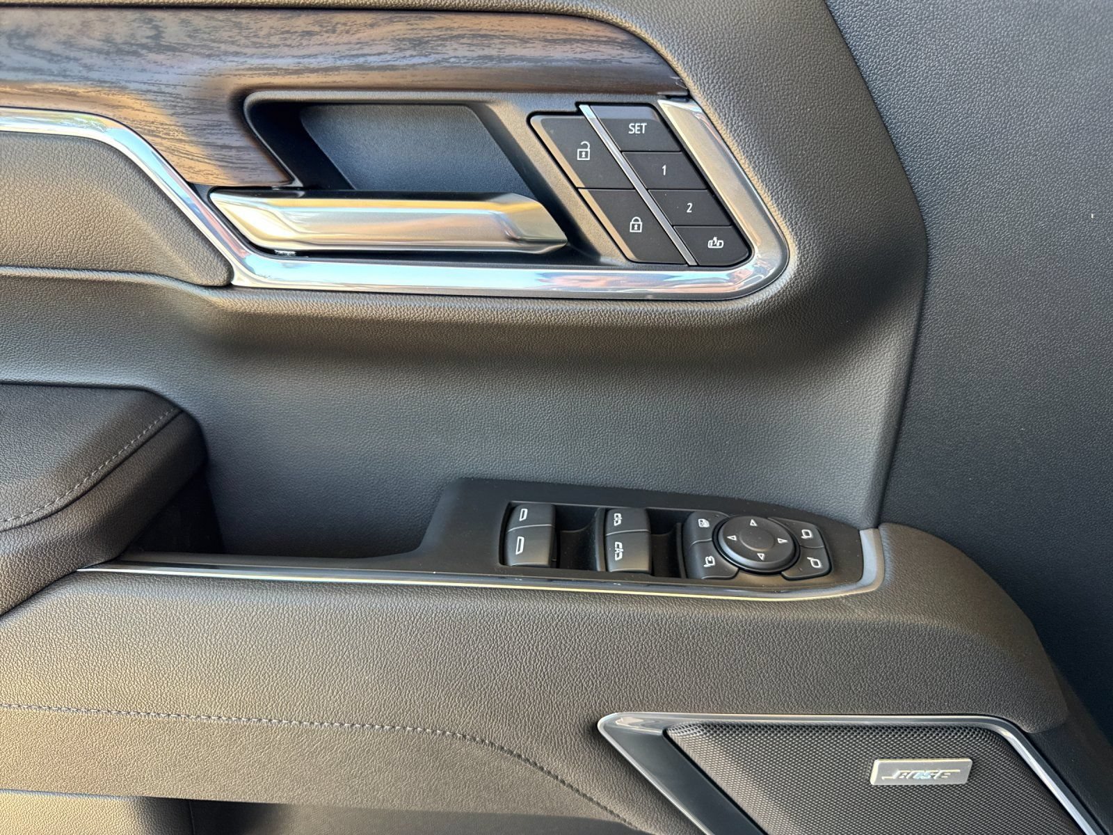 2026 GMC Sierra 1500 SLT - Photo 9