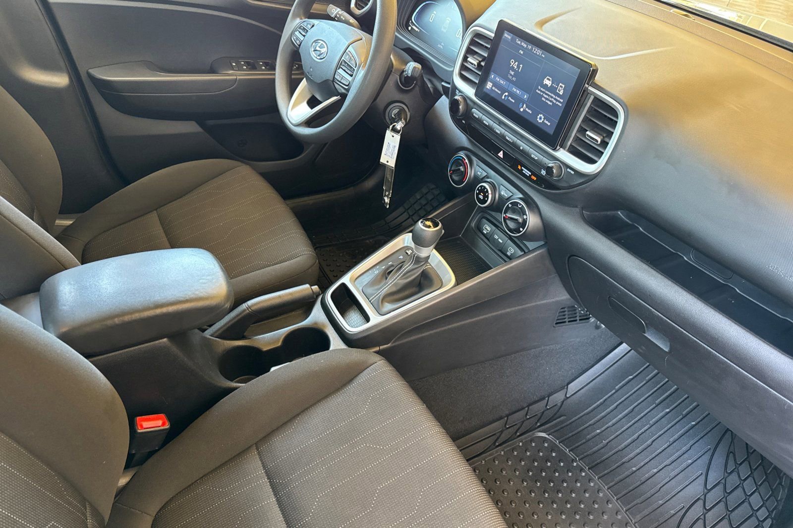 2024 Hyundai Venue SE - Photo 17