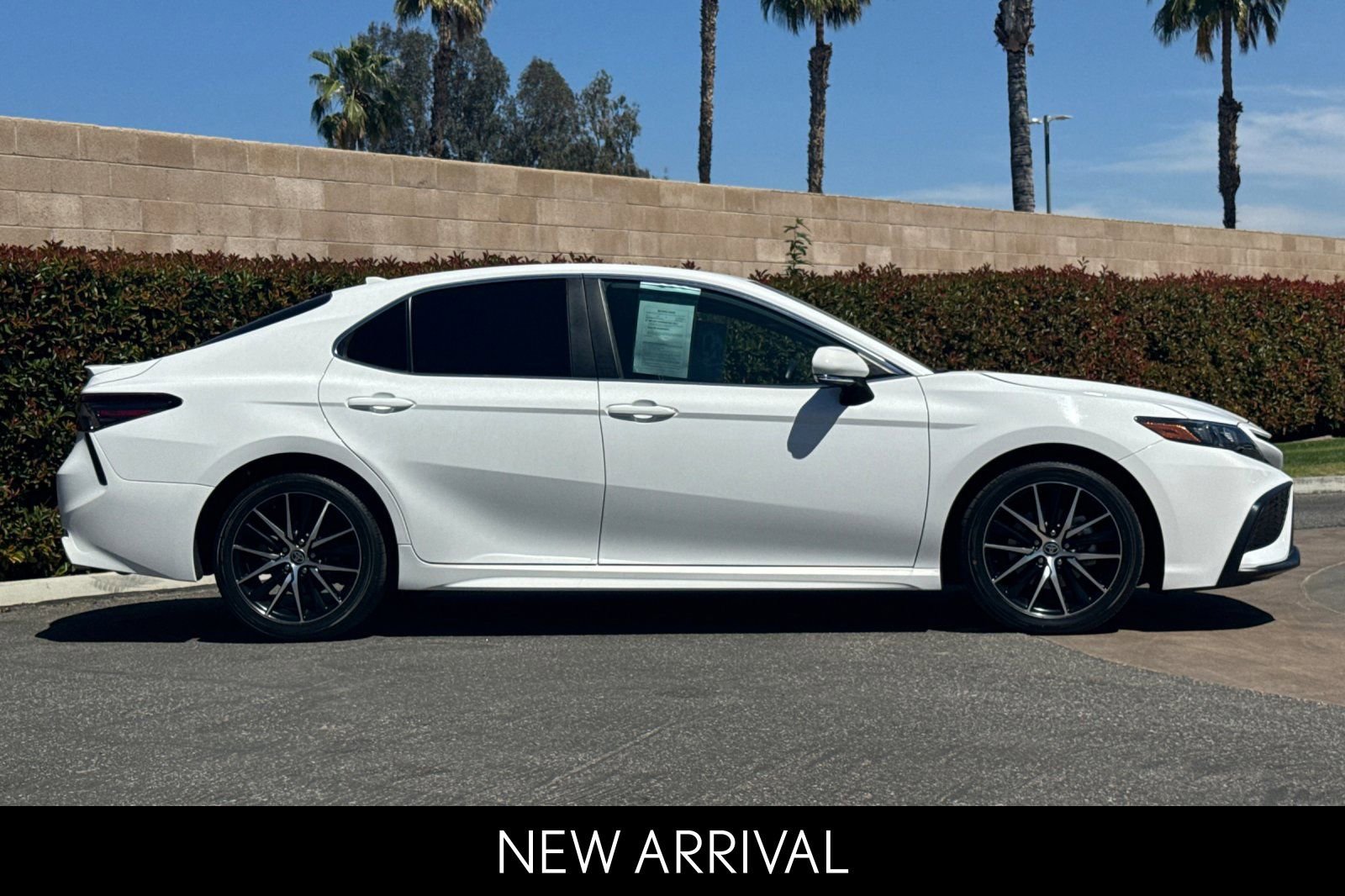 2024 Toyota Camry SE photo 2