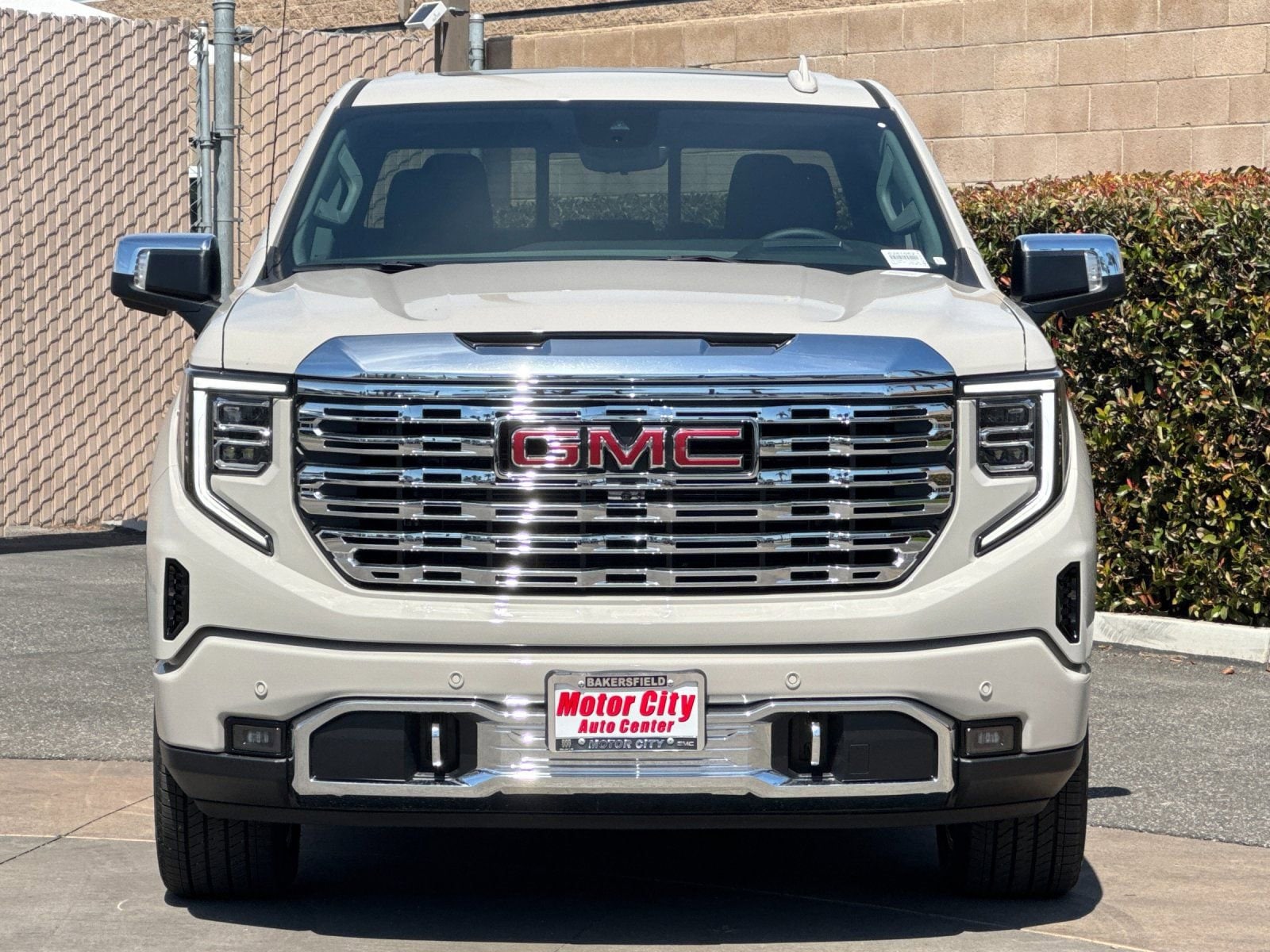 2026 GMC Sierra 1500 Denali photo 3