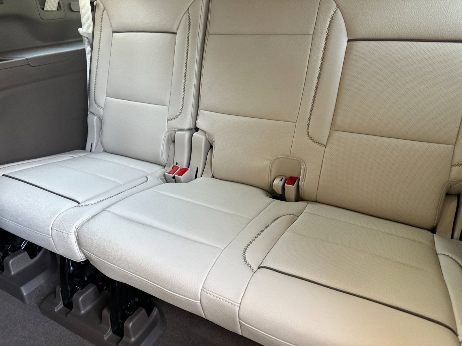 2026 GMC Yukon XL Denali - Photo 14
