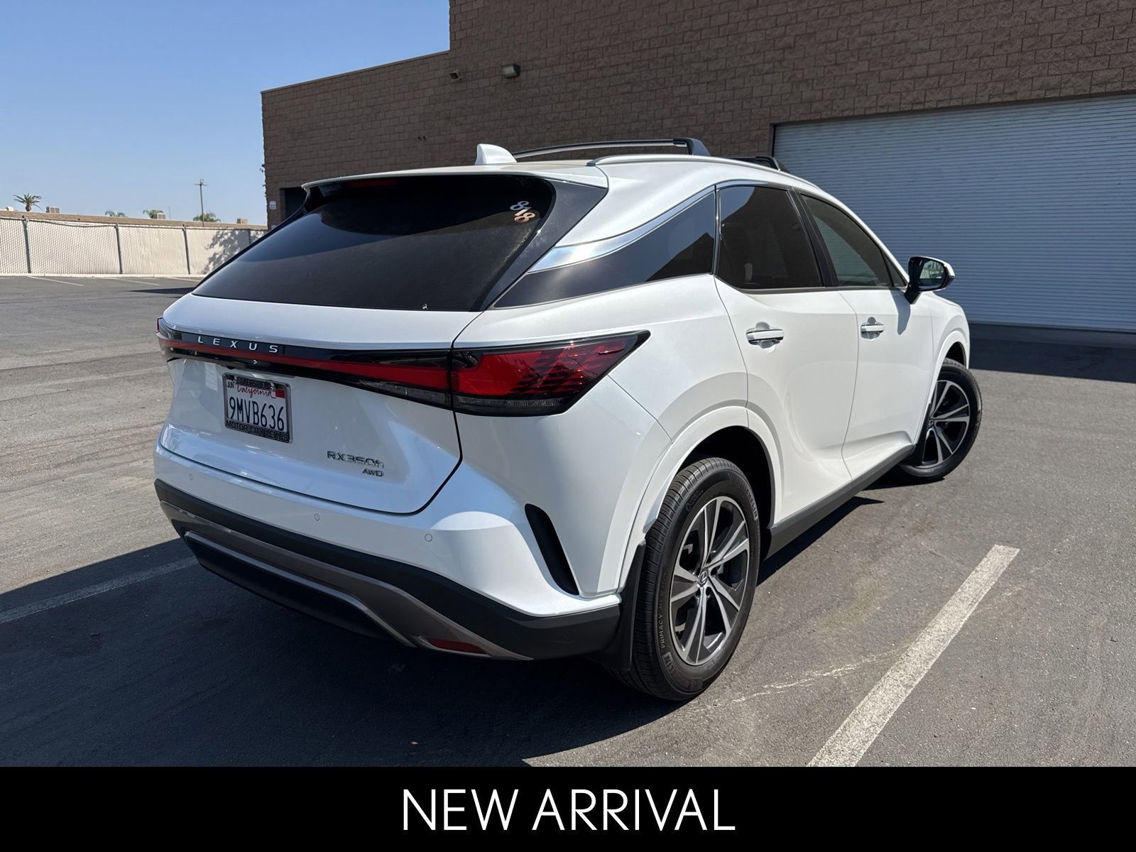 2024 Lexus RX 350h Premium photo 3