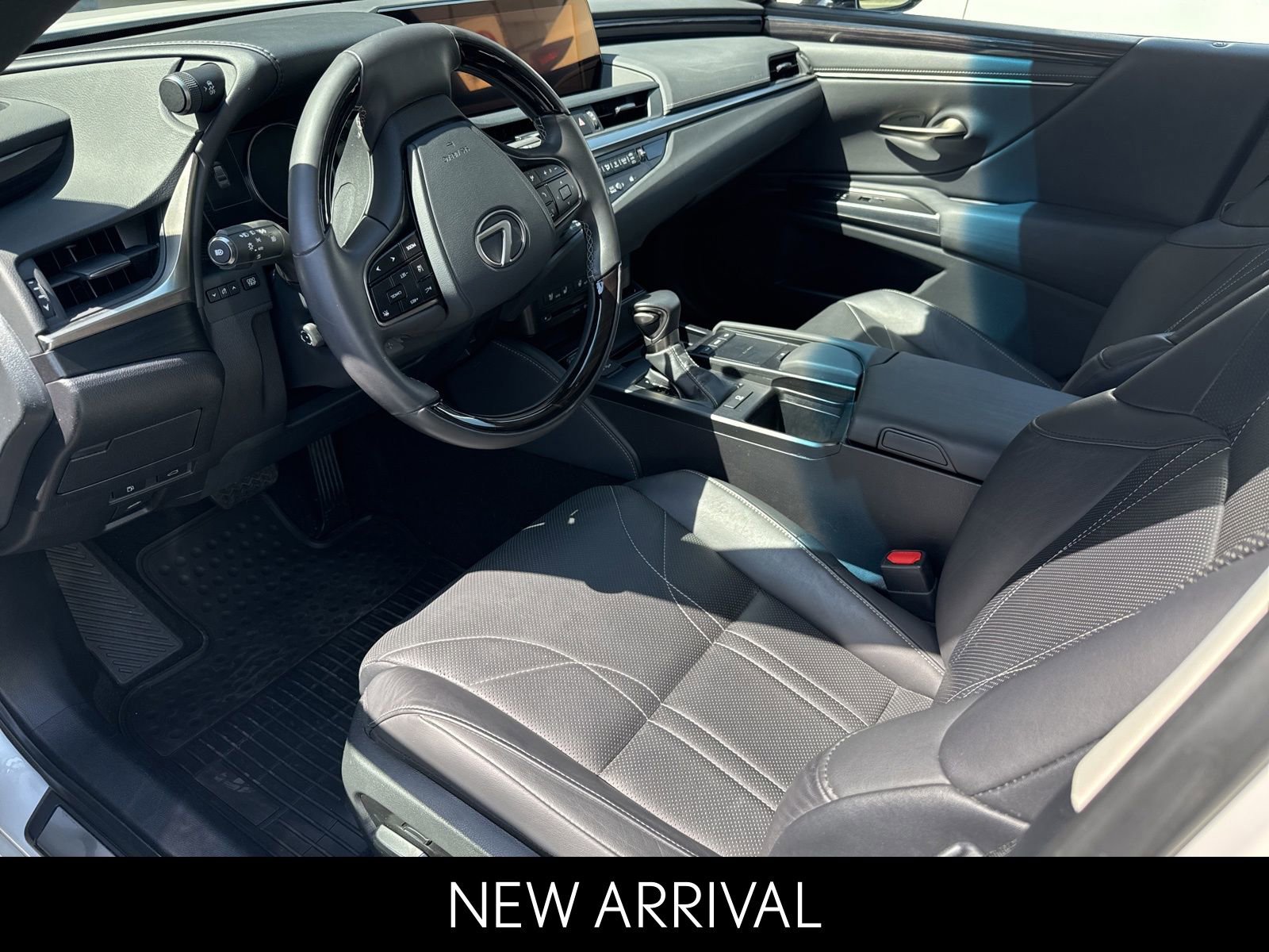 2020 Lexus ES 350 Luxury photo 3