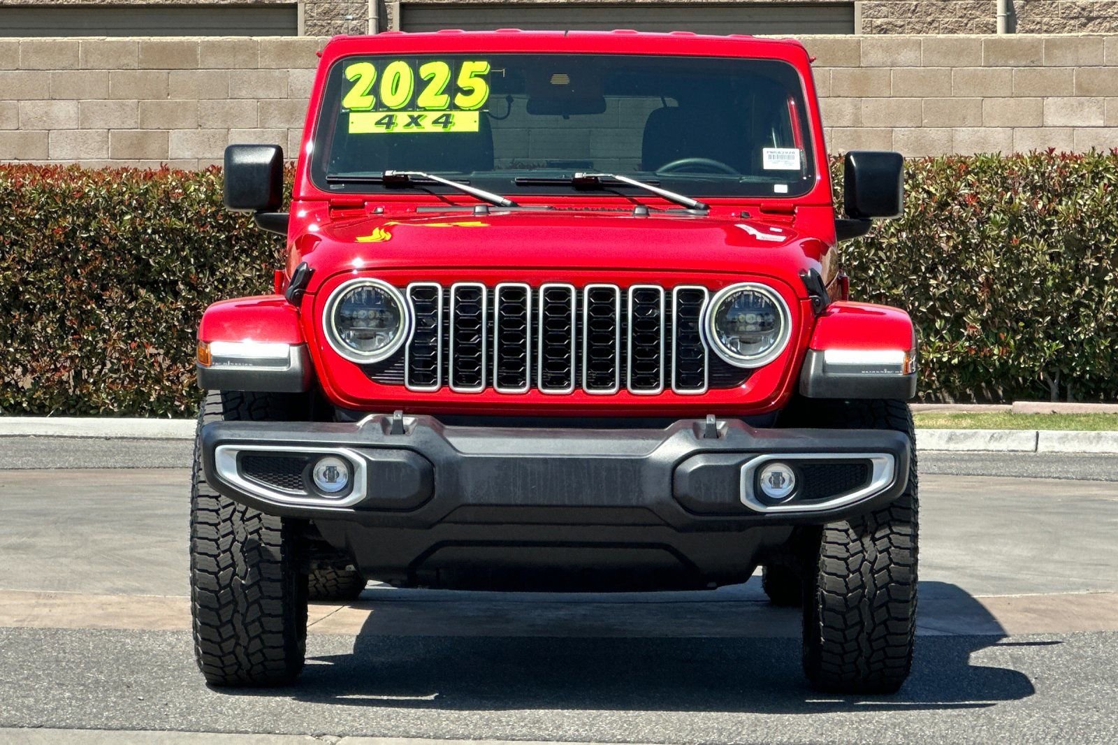 2025 Jeep Wrangler 4-Door Sahara - Photo 9